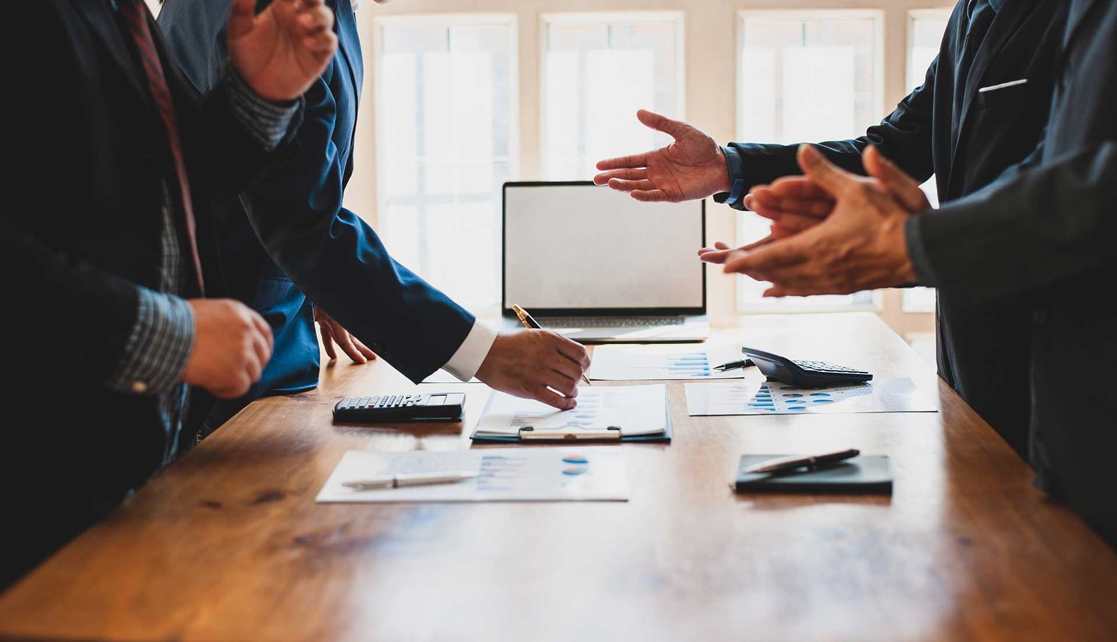 Négociation de contrats multi-sites